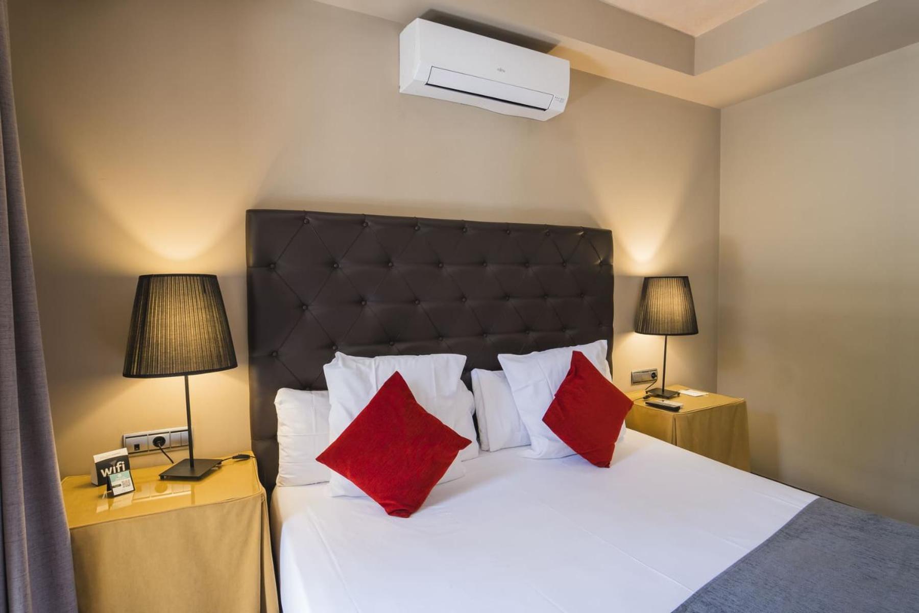 Hotel Alda Castillo De โอลีเต ภายนอก รูปภาพ